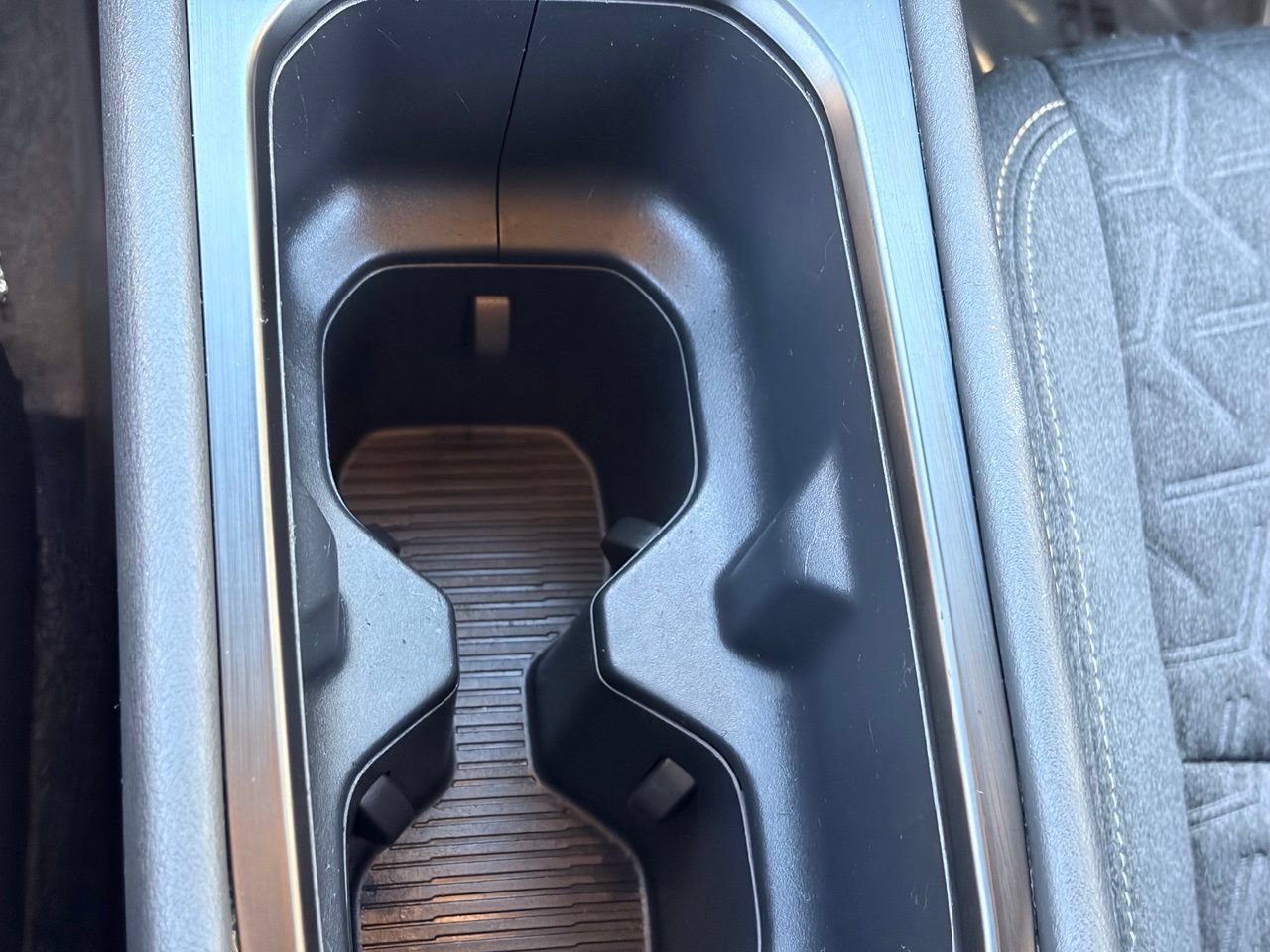 Certified 2025 Nissan Kicks SV FWD image 24