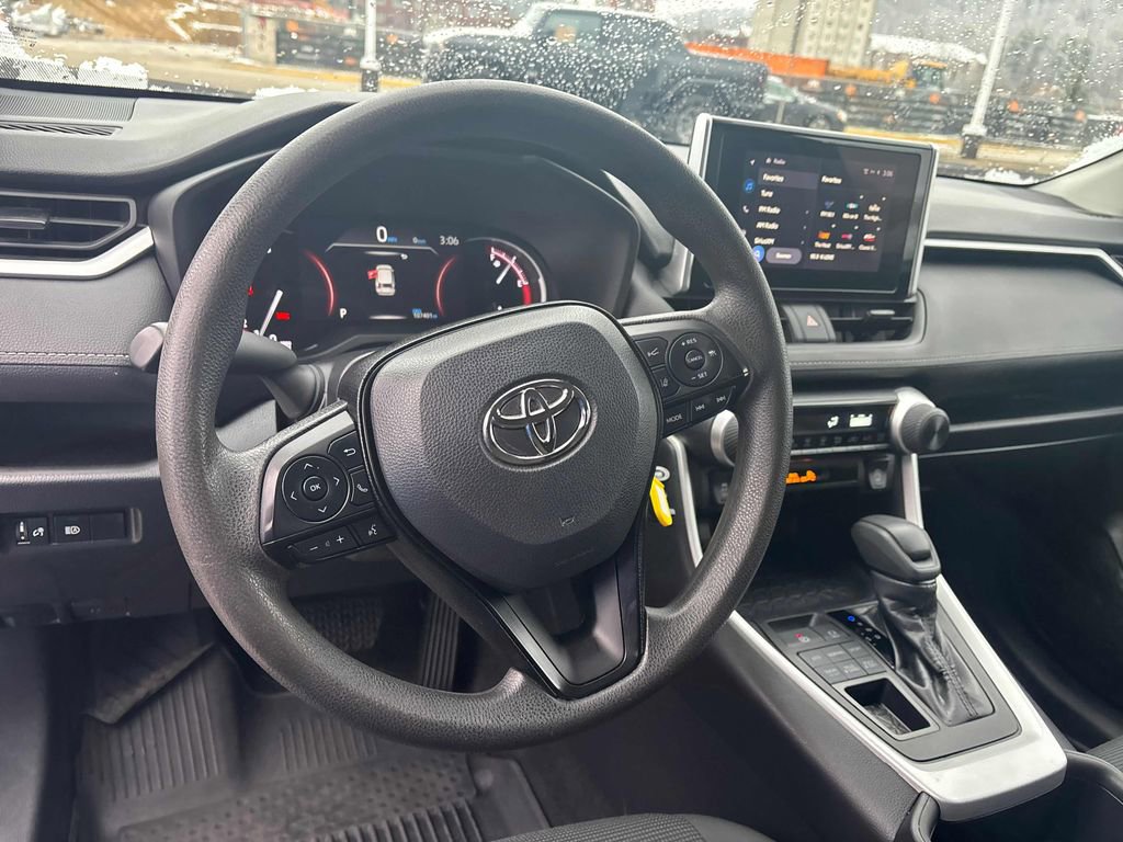 Used 2023 Toyota RAV4 LE image 14