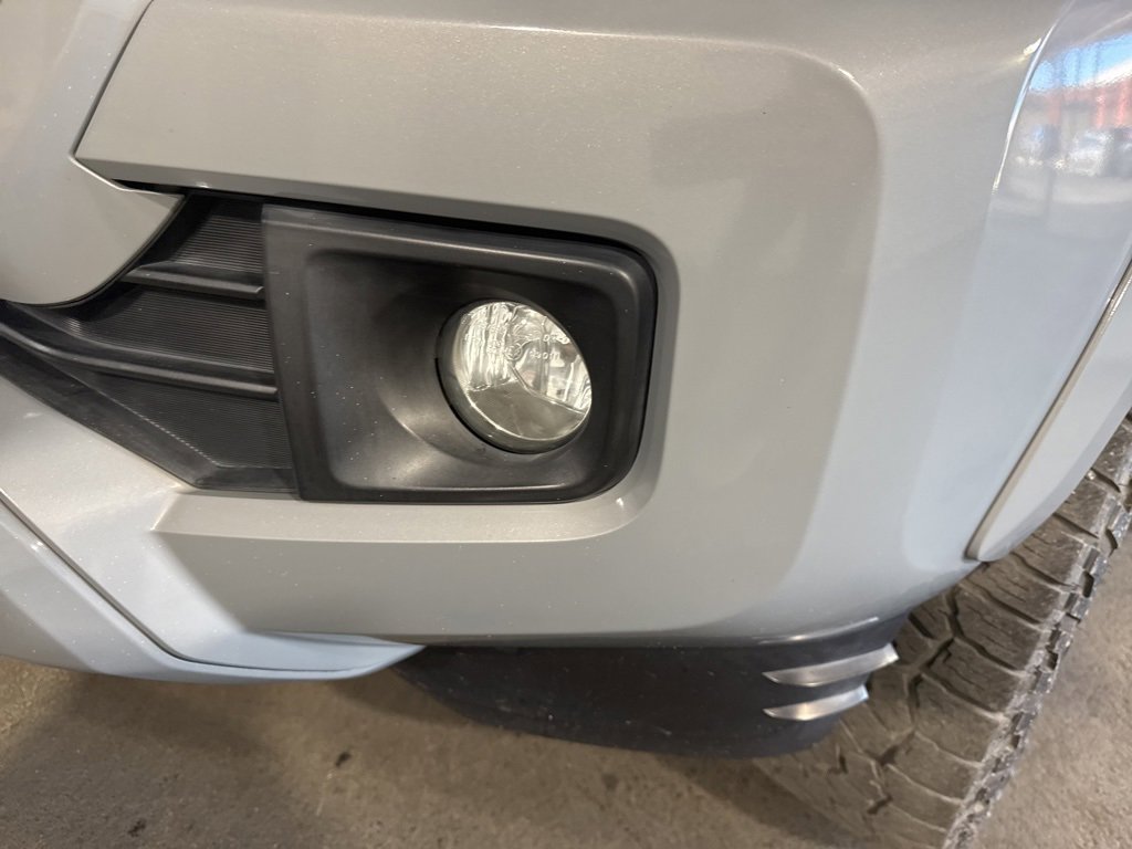 Used 2019 Toyota Tacoma TRD Sport image 3