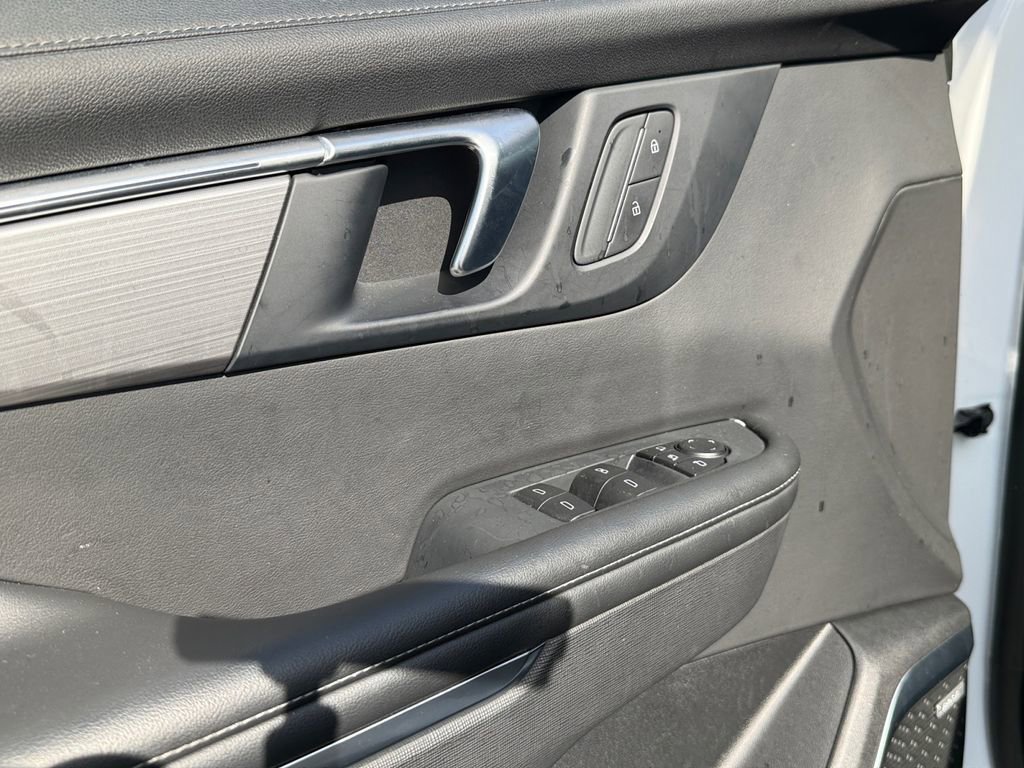 Used 2025 Buick Enclave Preferred image 11