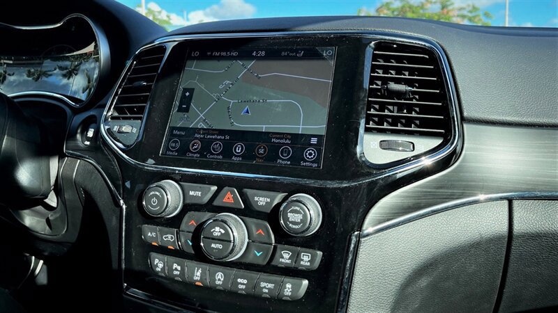 Used 2021 Jeep Grand Cherokee Limited w/ Quick Order Package 28K 80th RWD image 11
