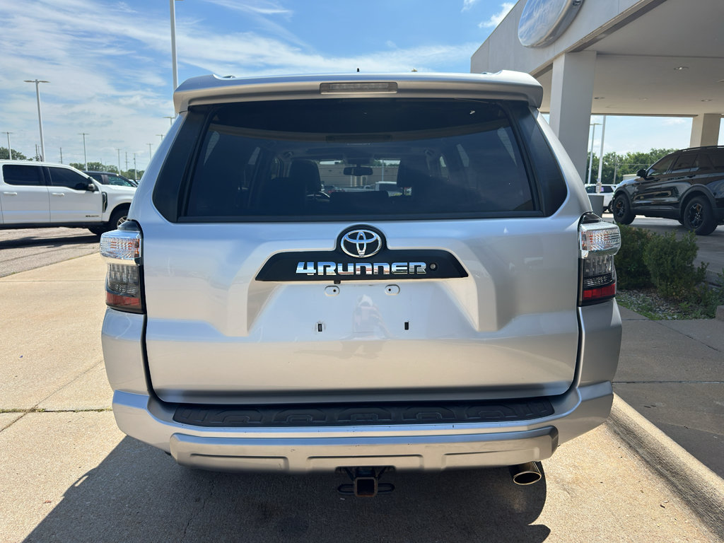 Used 2019 Toyota 4Runner TRD Off-Road Premium AWD/4WD image 9