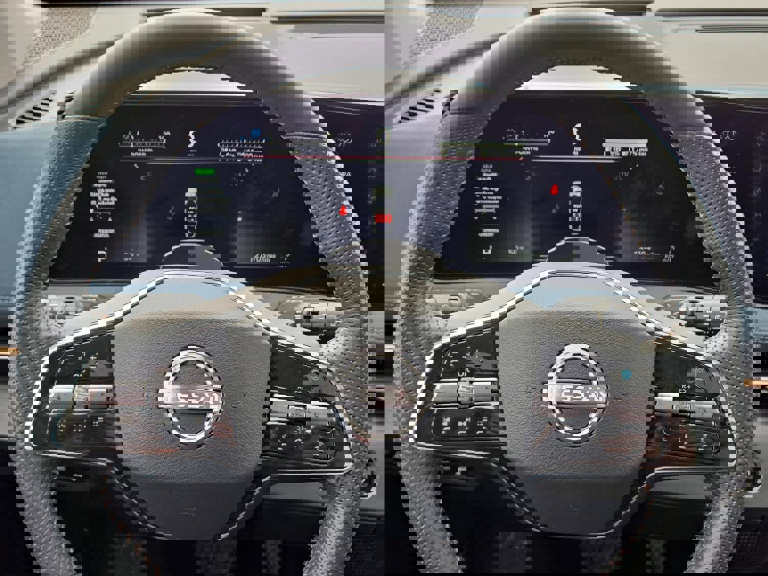 Used 2024 Nissan Ariya PLATINUM+ image 16