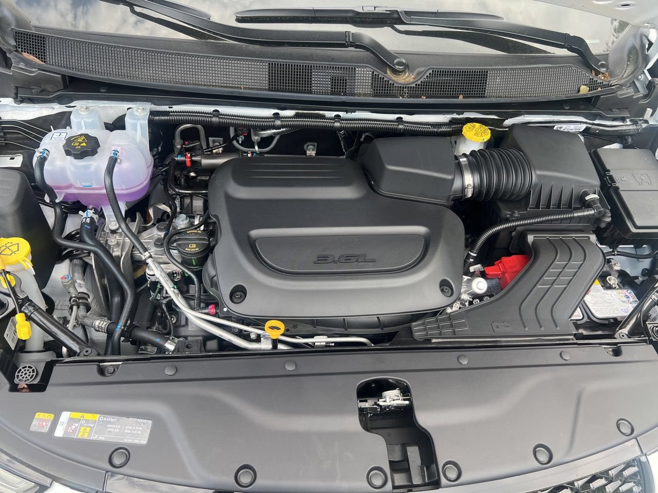 New 2026 Chrysler Pacifica Select w/ S Appearance Package FWD image 12