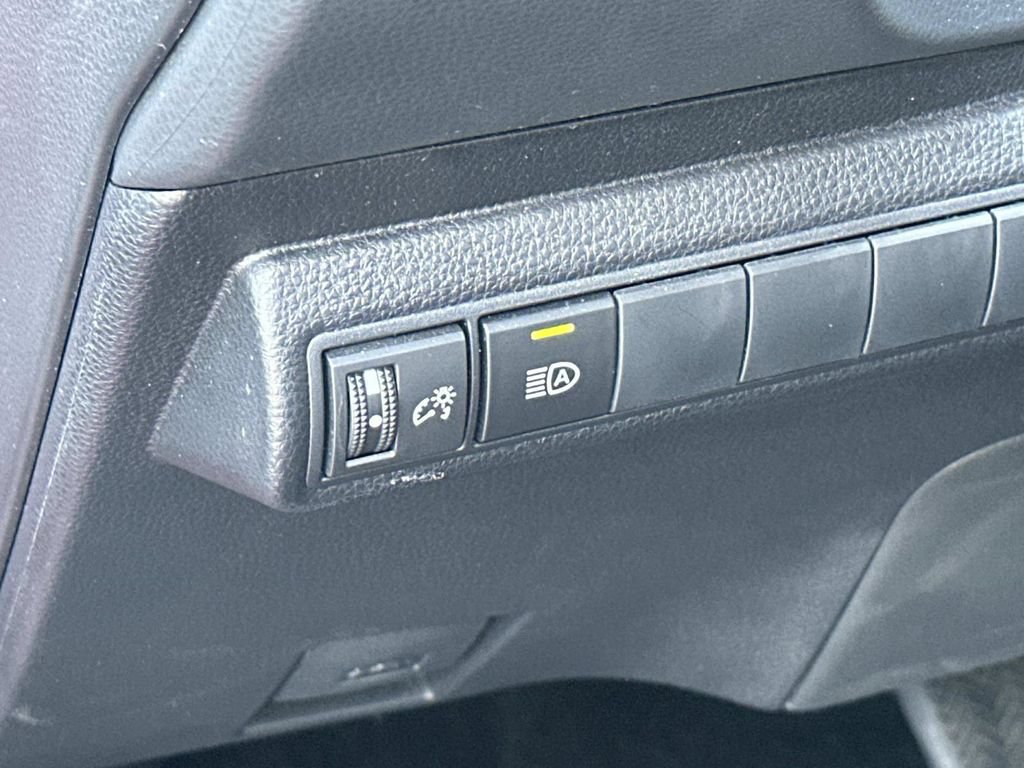 Used 2023 Toyota Corolla SE FWD image 29