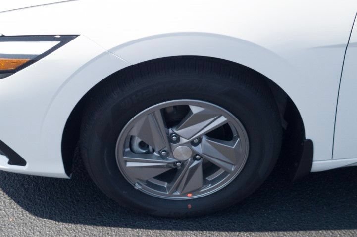 New 2026 Hyundai Elantra SE FWD image 10