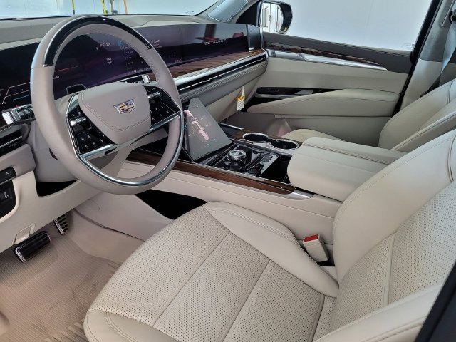 New 2026 Cadillac Escalade Platinum Sport w/ LPO, ONYX Package AWD/4WD image 10