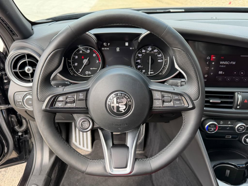 Used 2022 Alfa Romeo Giulia Veloce image 15