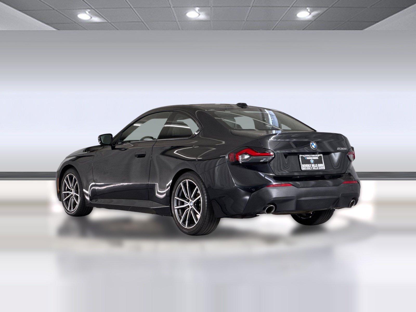 Used 2024 BMW 230i Coupe w/ Convenience Package RWD image 3