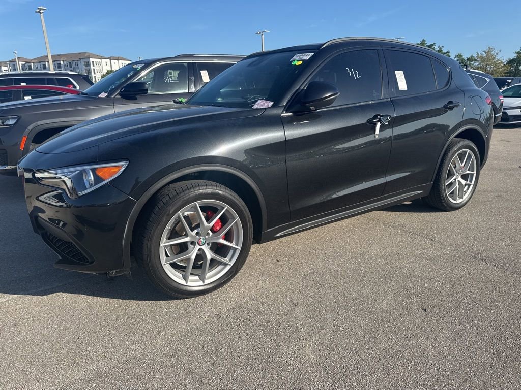 Used 2019 Alfa Romeo Stelvio Ti Sport w/ Quick Order Package 22S Sport image 9
