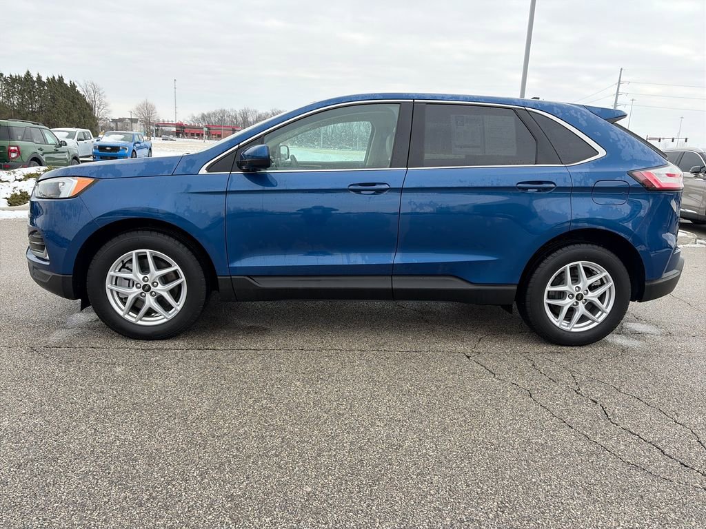 Used 2024 Ford Edge SEL w/ Convenience Package image 4