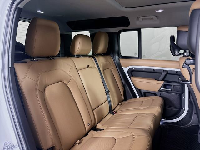 New 2026 Land Rover Defender 110 X-Dynamic SE image 25