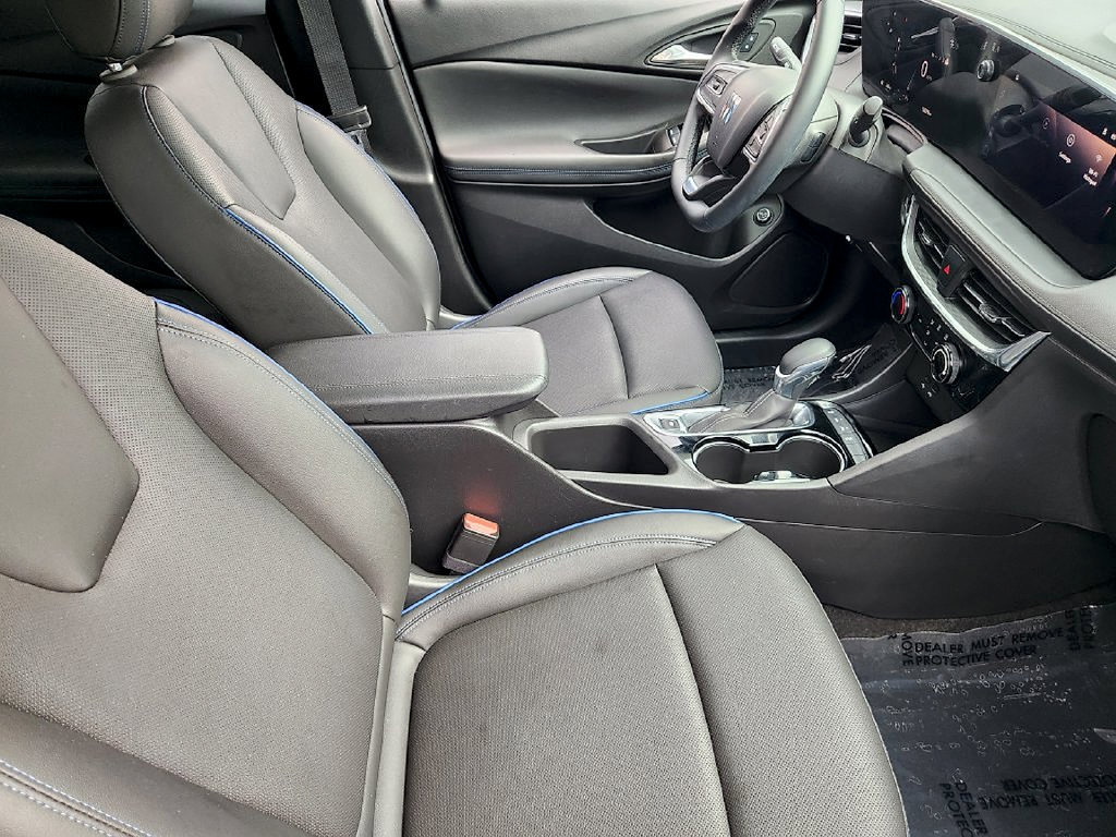 Used 2025 Buick Encore GX Sport Touring w/ Black Roof Package AWD/4WD image 14