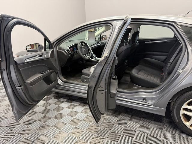 Used 2014 Ford Fusion SE FWD image 13