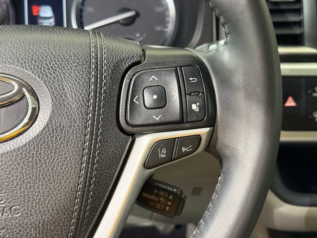 Used 2019 Toyota Highlander XLE image 27