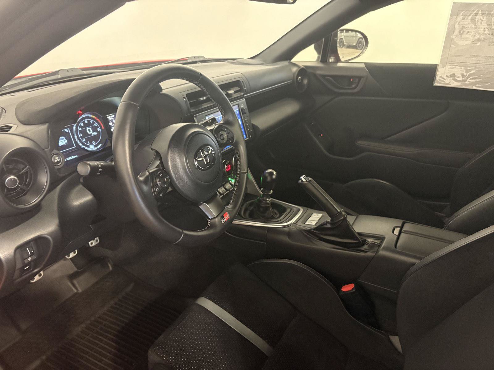 Used 2022 Toyota GR86 Premium w/ ALL Weather Mat Package (TMS) RWD image 16