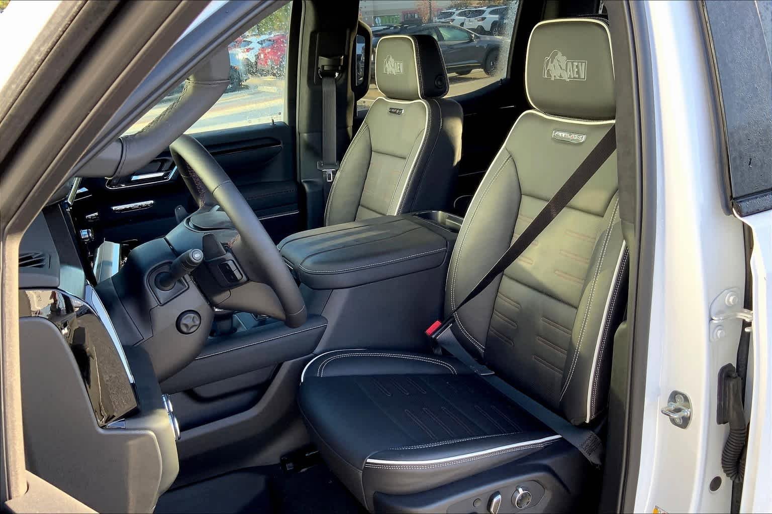 New 2024 GMC Sierra 1500 AT4X w/ AT4X AEV Edition image 9