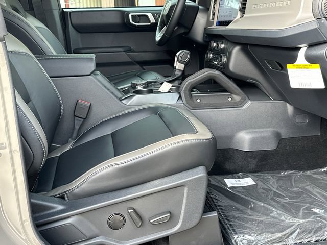 New 2025 Ford Bronco Outer Banks w/ Sasquatch Package AWD/4WD image 13