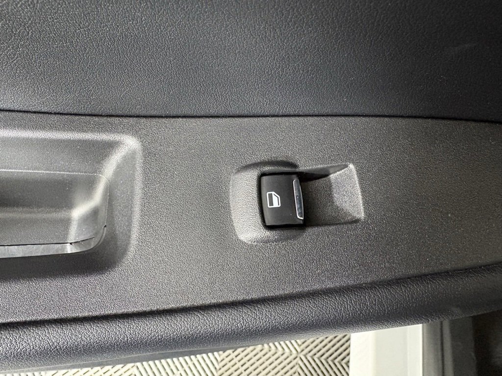 Used 2022 Ford Edge SEL image 43