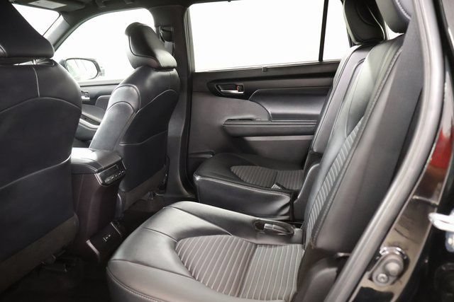 Certified 2025 Toyota Highlander XSE AWD/4WD image 30