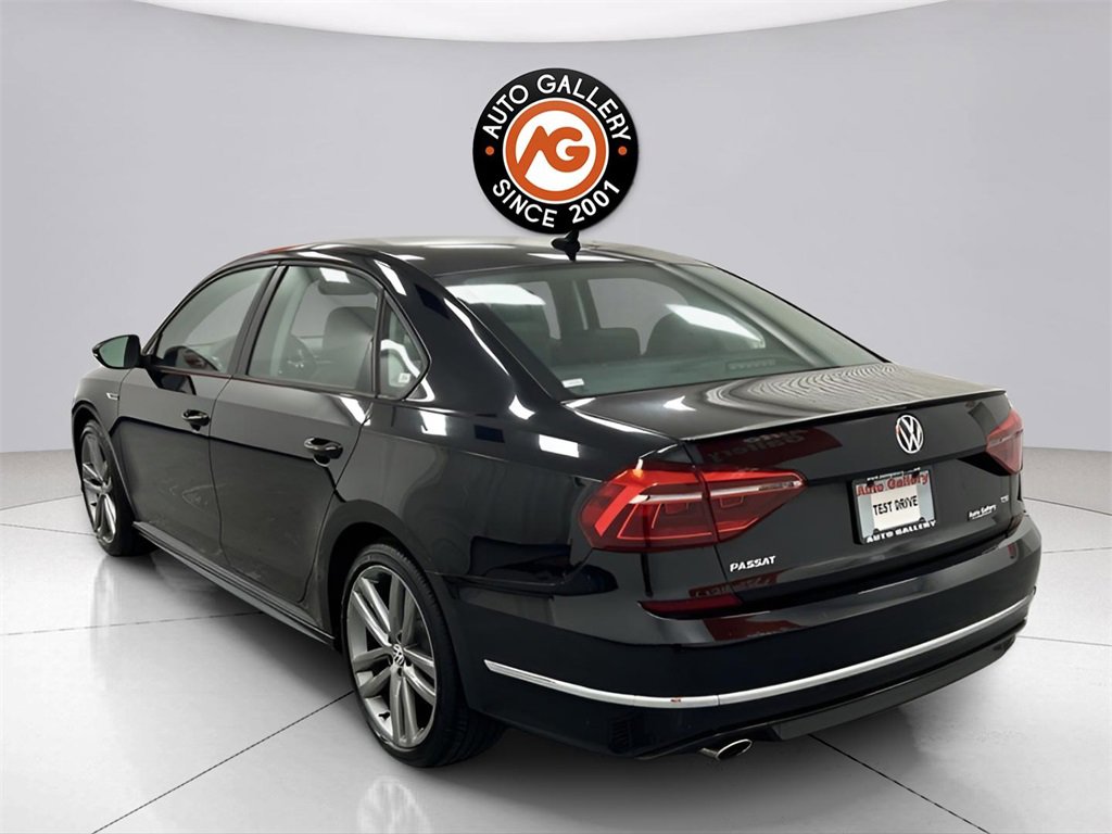 Used 2018 Volkswagen Passat 2.0T R-Line image 5