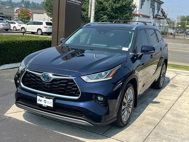 Used 2020 Toyota Highlander Platinum AWD/4WD image 3