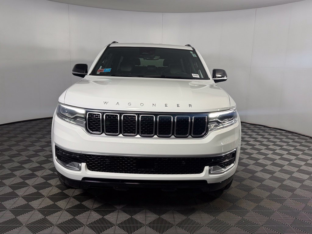 Used 2025 Jeep Wagoneer 4WD image 5