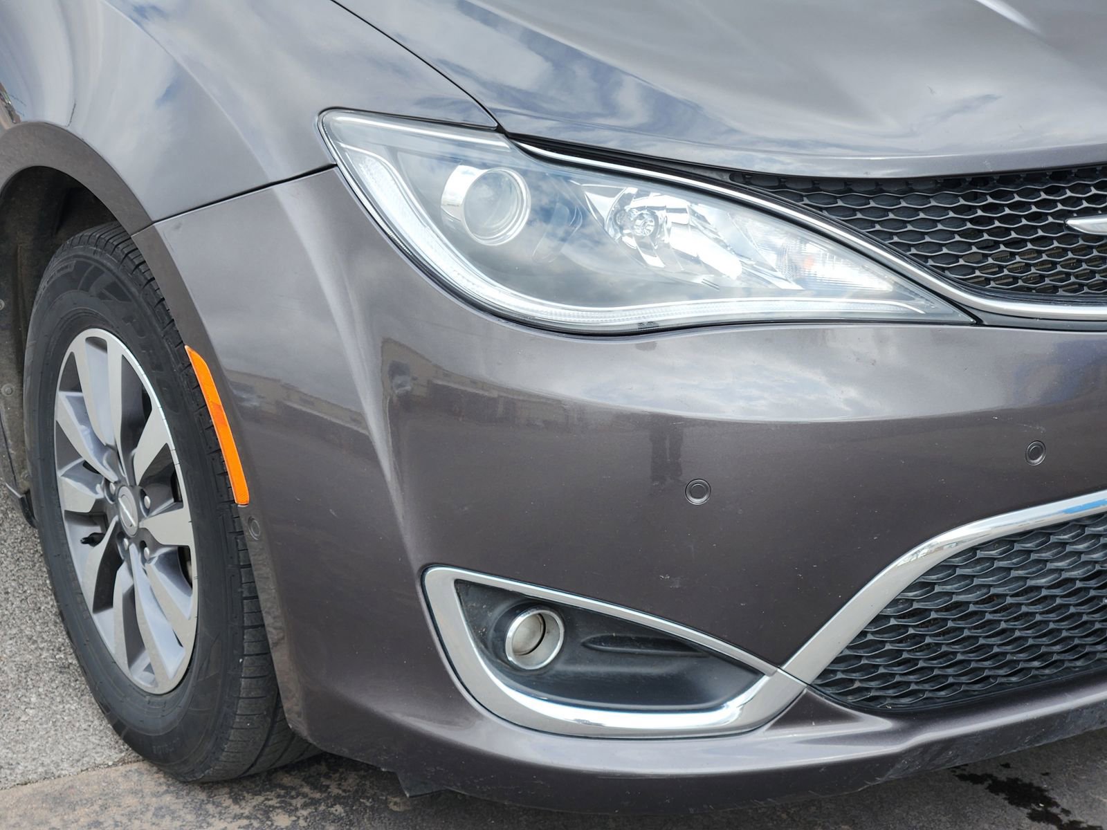 Used 2020 Chrysler Pacifica Touring-L Plus image 10