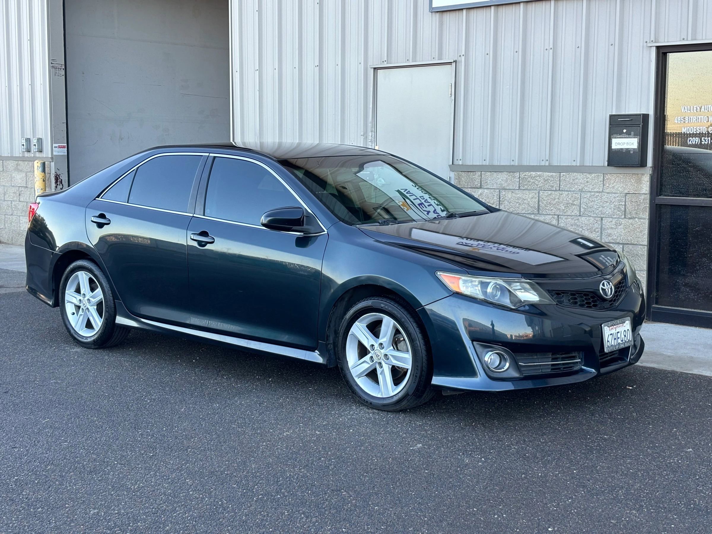 Used 2013 Toyota Camry SE image 1