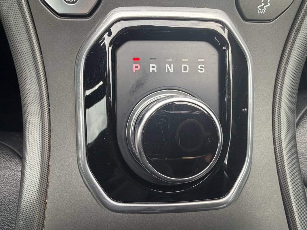 Used 2019 Land Rover Range Rover Evoque SE image 25