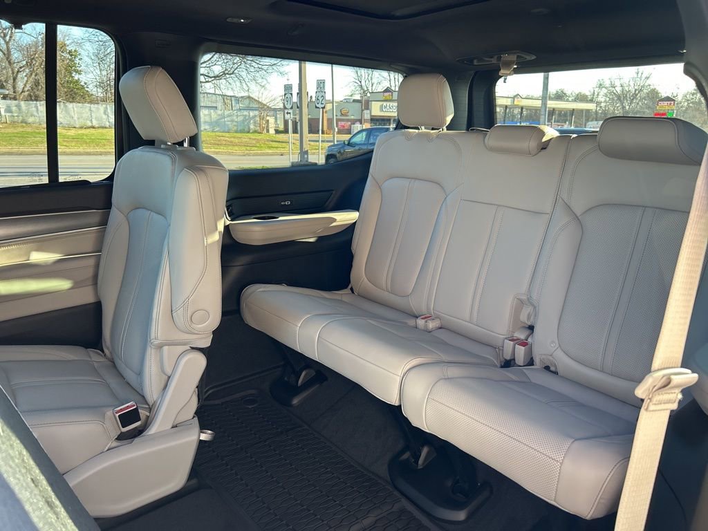 New 2025 Jeep Wagoneer Series II w/ Convenience Group I image 14