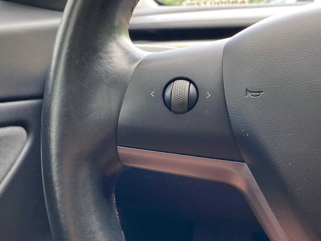 Used 2019 Tesla Model 3 Standard Range RWD image 11