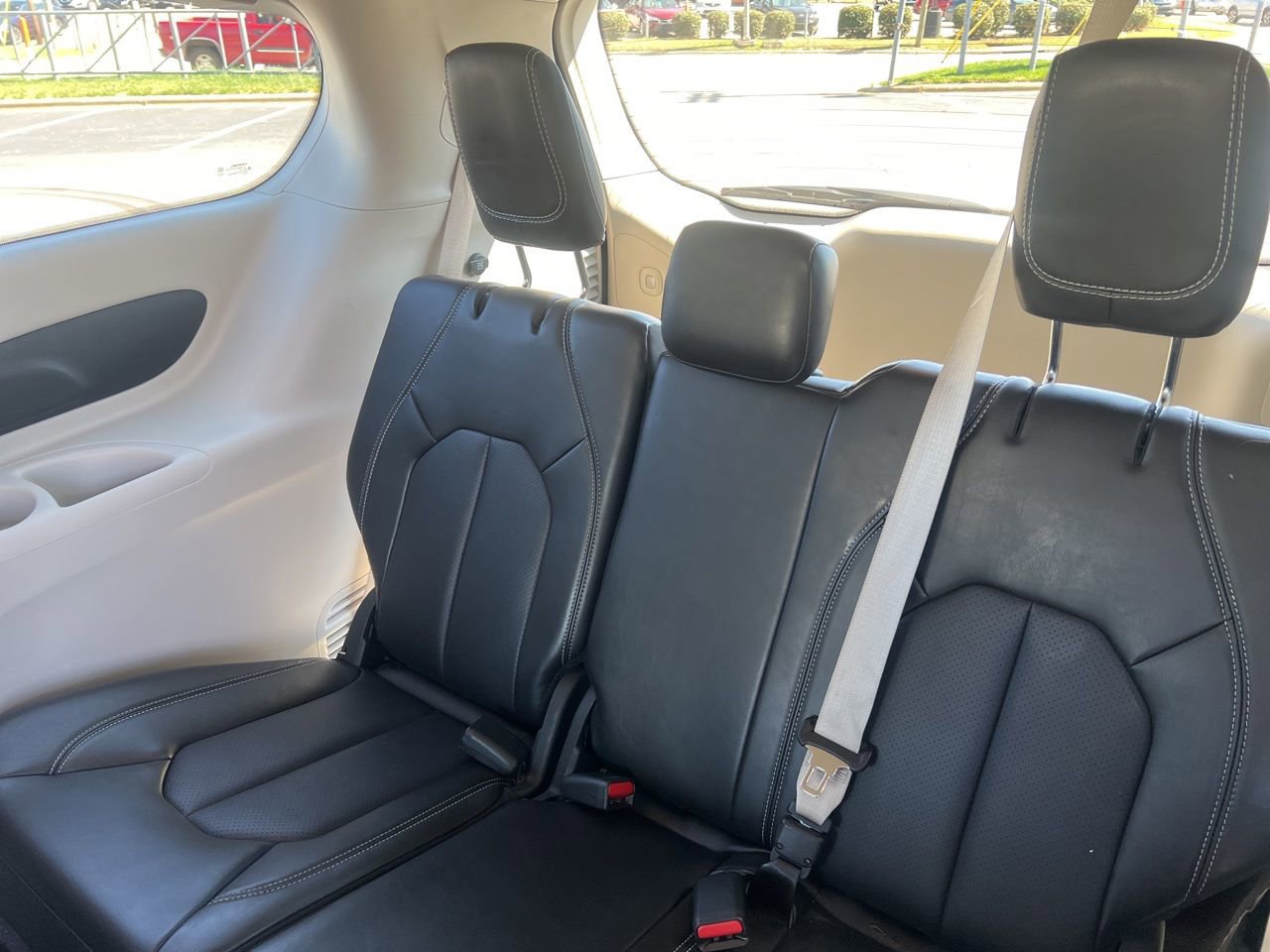 Used 2024 Chrysler Pacifica Touring-L image 20