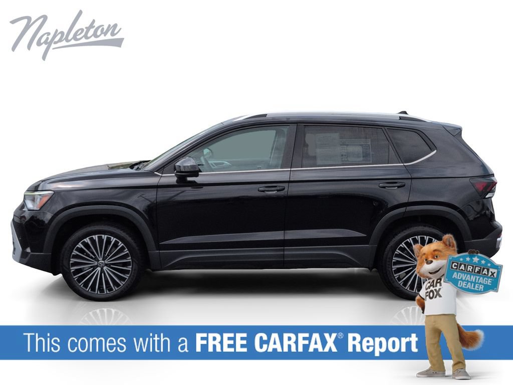 Used 2025 Volkswagen Taos SE FWD image 2