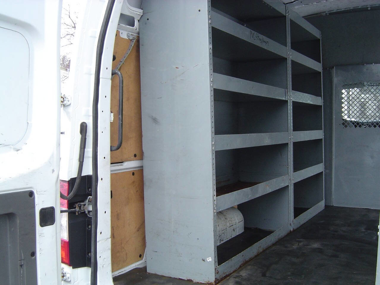 Used 2018 Nissan NV 2500 SV image 9