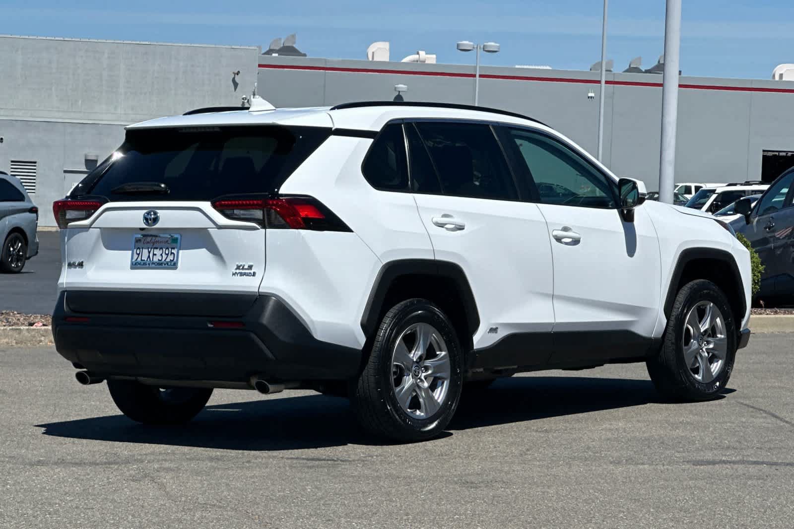Used 2024 Toyota RAV4 XLE AWD/4WD image 2