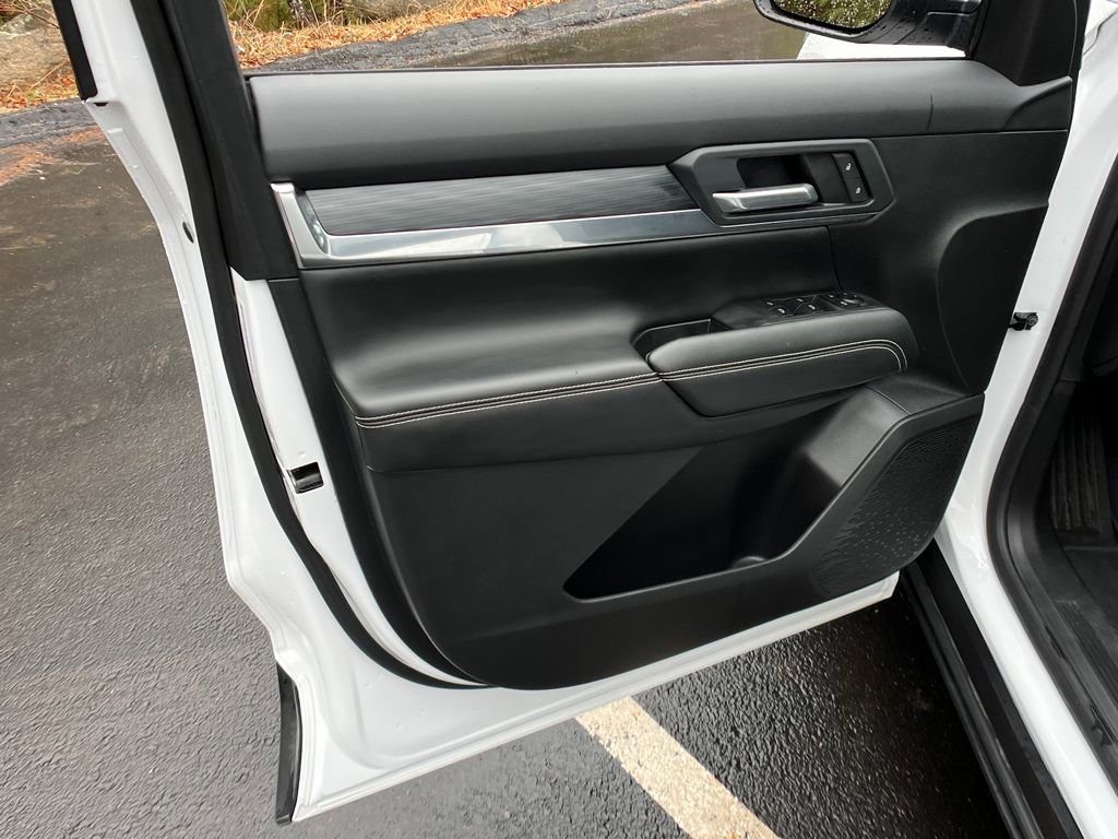 Used 2025 GMC Terrain Elevation image 11