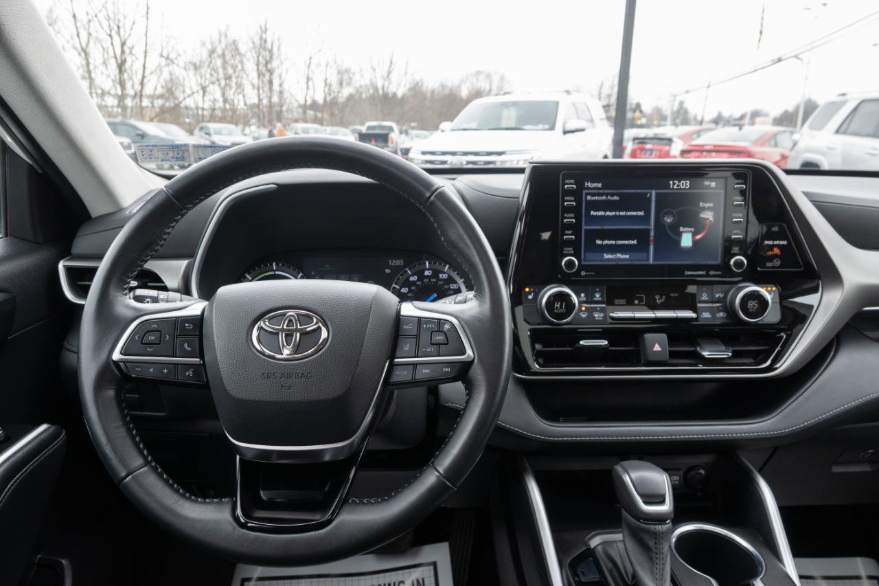 Used 2021 Toyota Highlander XLE image 25