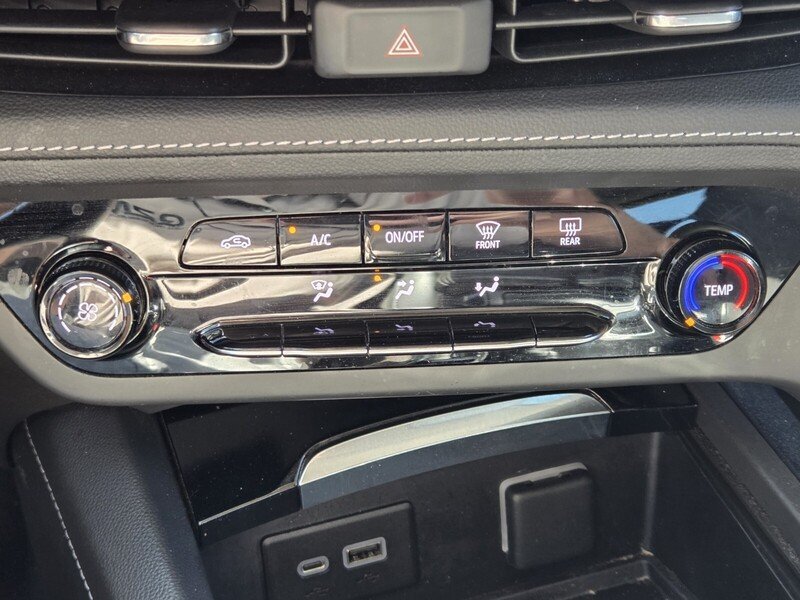 Used 2023 Buick Envision Preferred FWD image 27