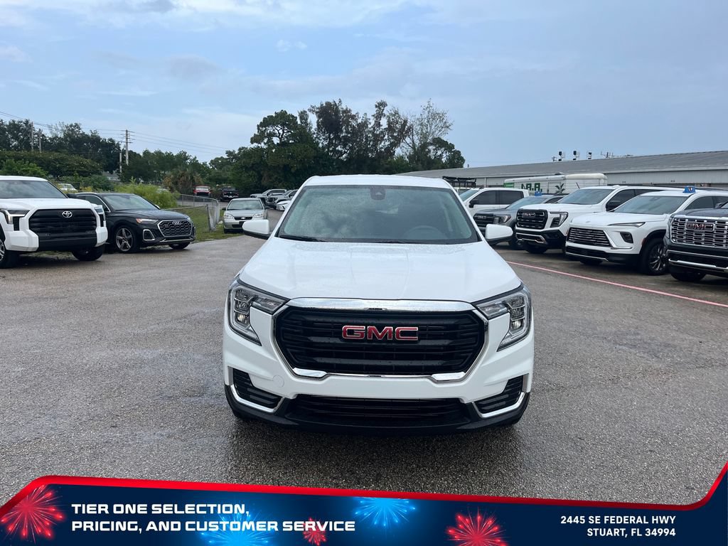 Used 2024 GMC Terrain SLE AWD/4WD image 3