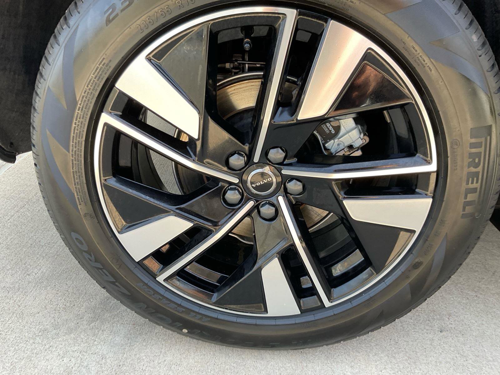 New 2026 Volvo XC60 B5 Plus w/ Climate Package AWD/4WD image 16