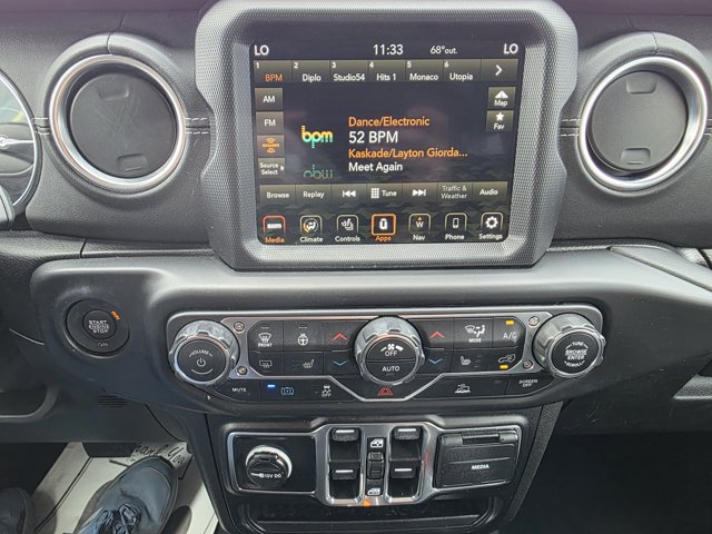 Used 2022 Jeep Wrangler Unlimited Sahara w/ Cold Weather Group AWD/4WD image 5