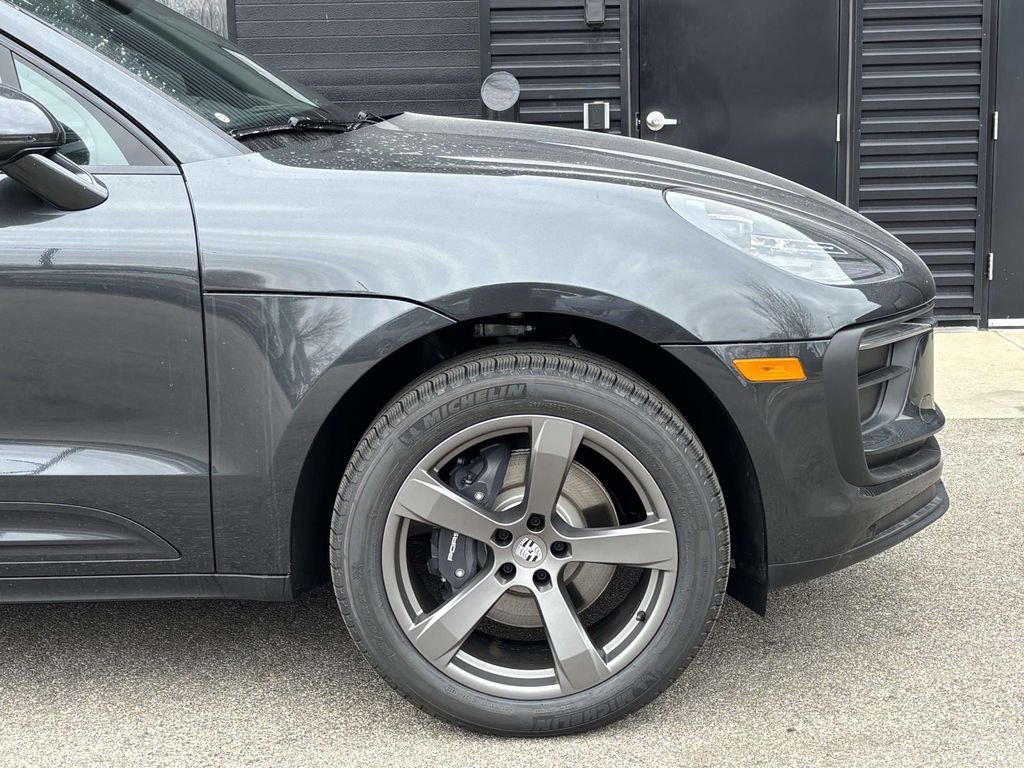 New 2026 Porsche Macan image 14