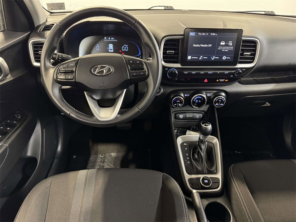 Used 2024 Hyundai Venue SEL image 19