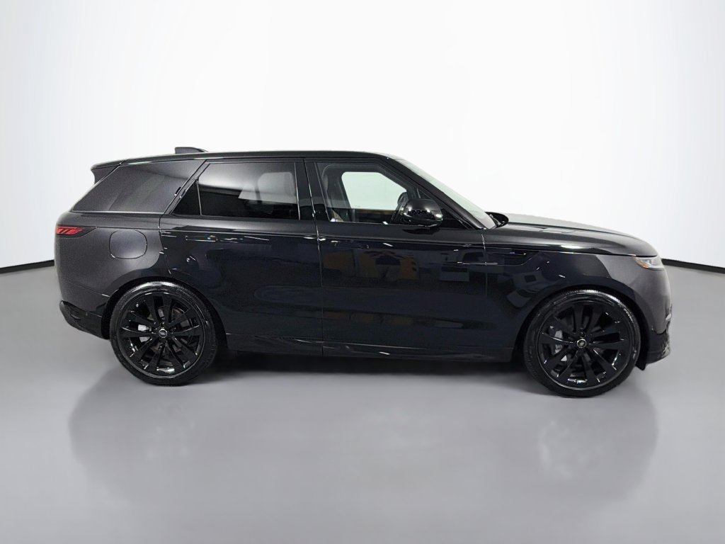 Used 2025 Land Rover Range Rover Sport Dynamic SE AWD/4WD image 4