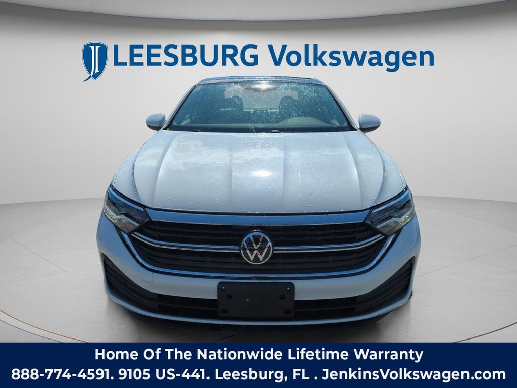 Used 2024 Volkswagen Jetta SE FWD image 15