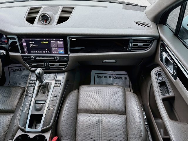 Used 2021 Porsche Macan AWD/4WD image 18