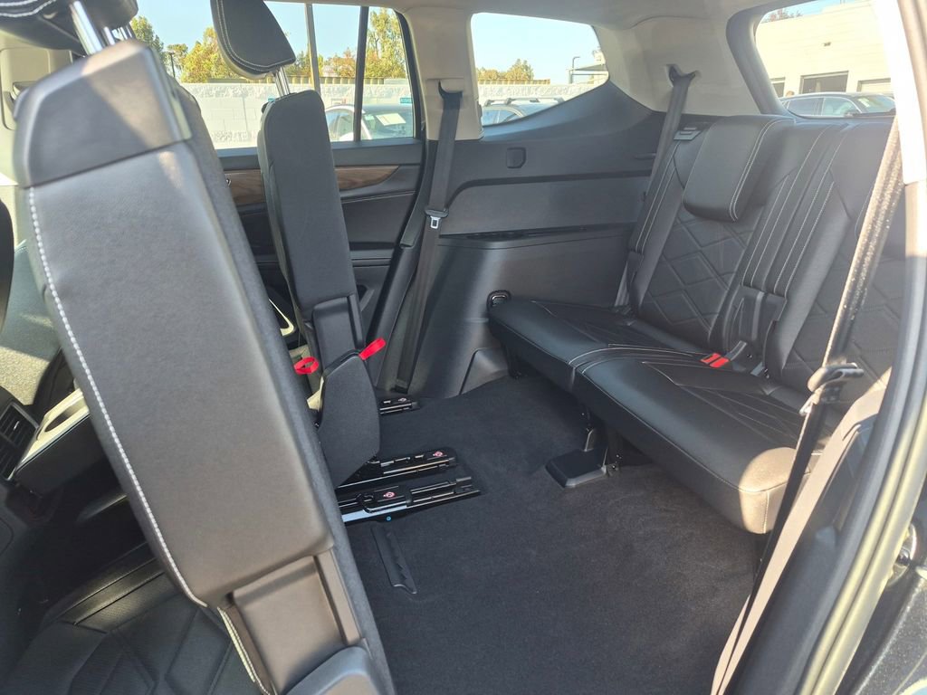 Used 2025 Volkswagen Atlas SE FWD image 22