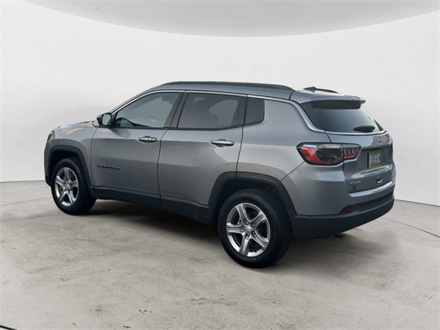 Used 2024 Jeep Compass Latitude image 3
