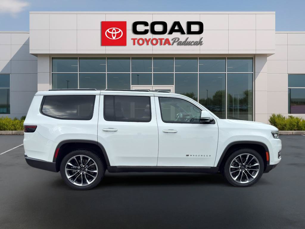 Used 2022 Jeep Wagoneer Series III w/ Premium Group I AWD/4WD image 6